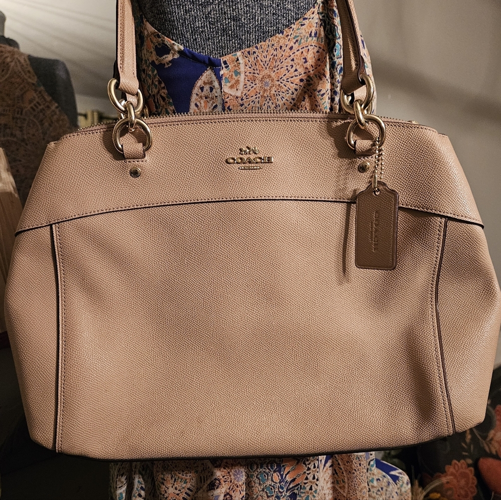 "Coach" purse